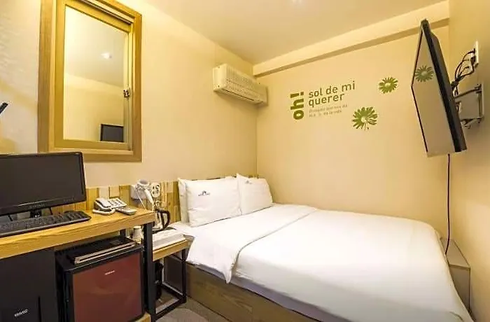 Daisy Hotel 2*